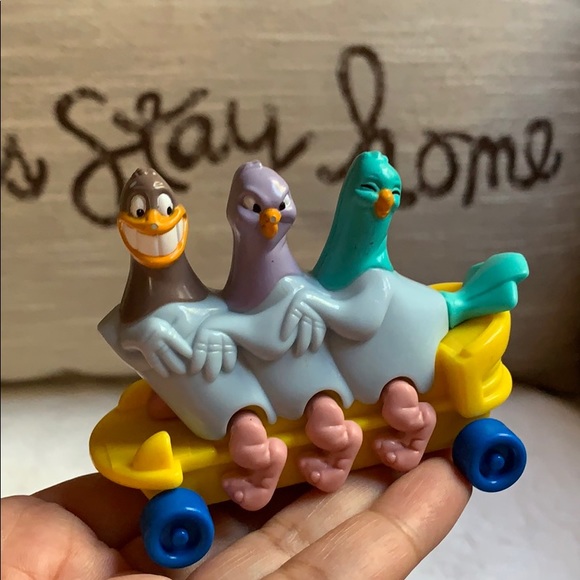 Warner Bros. Other - BIRDS ON A SKATEBOARD 1993 Warner Bros.  legs move